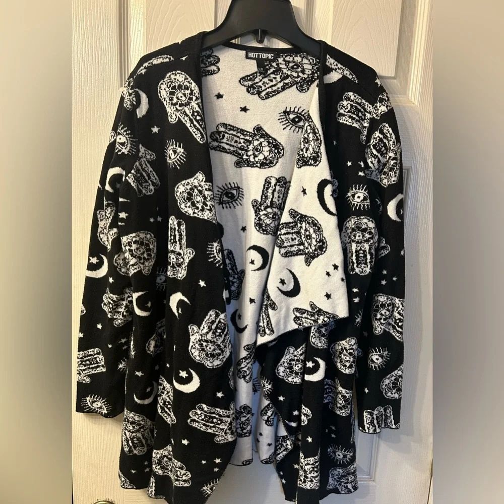 Hot Topic Black and White Hand of Fatima Patterned Women's Sweater